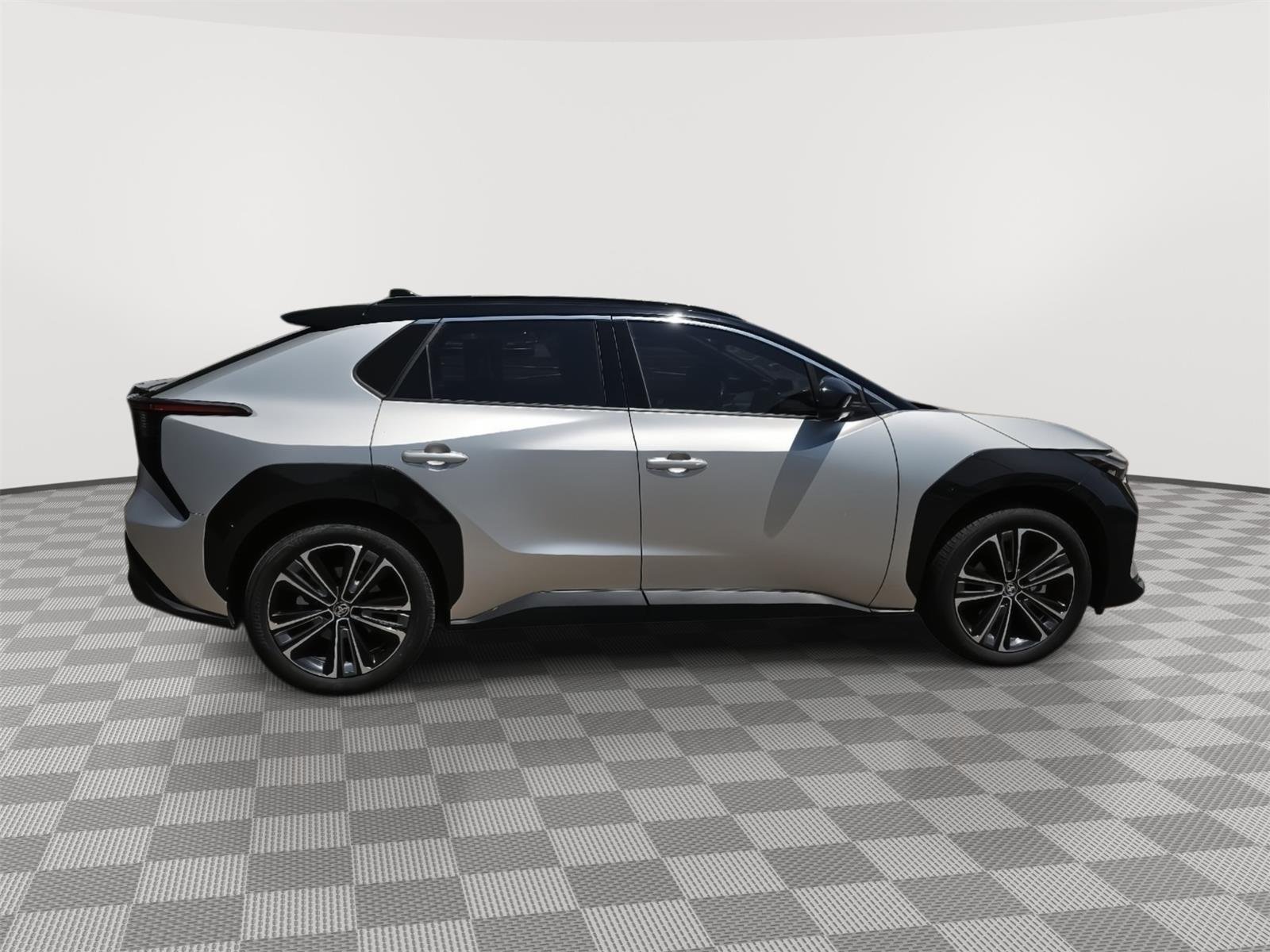Certified Used 2023 Elemental Silver Metallic w/Black Roof Toyota Limited image 14