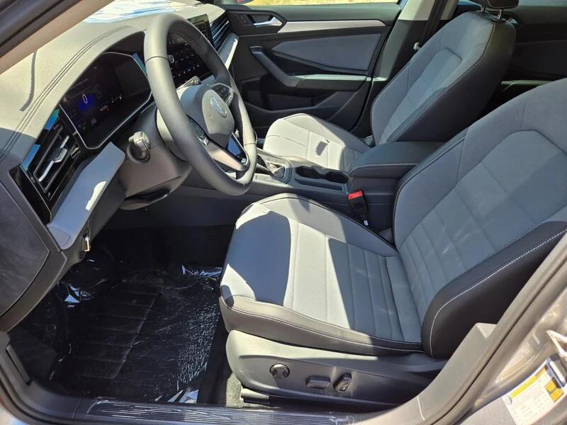 New 2026 Silver Volkswagen 1.5T SE image 6