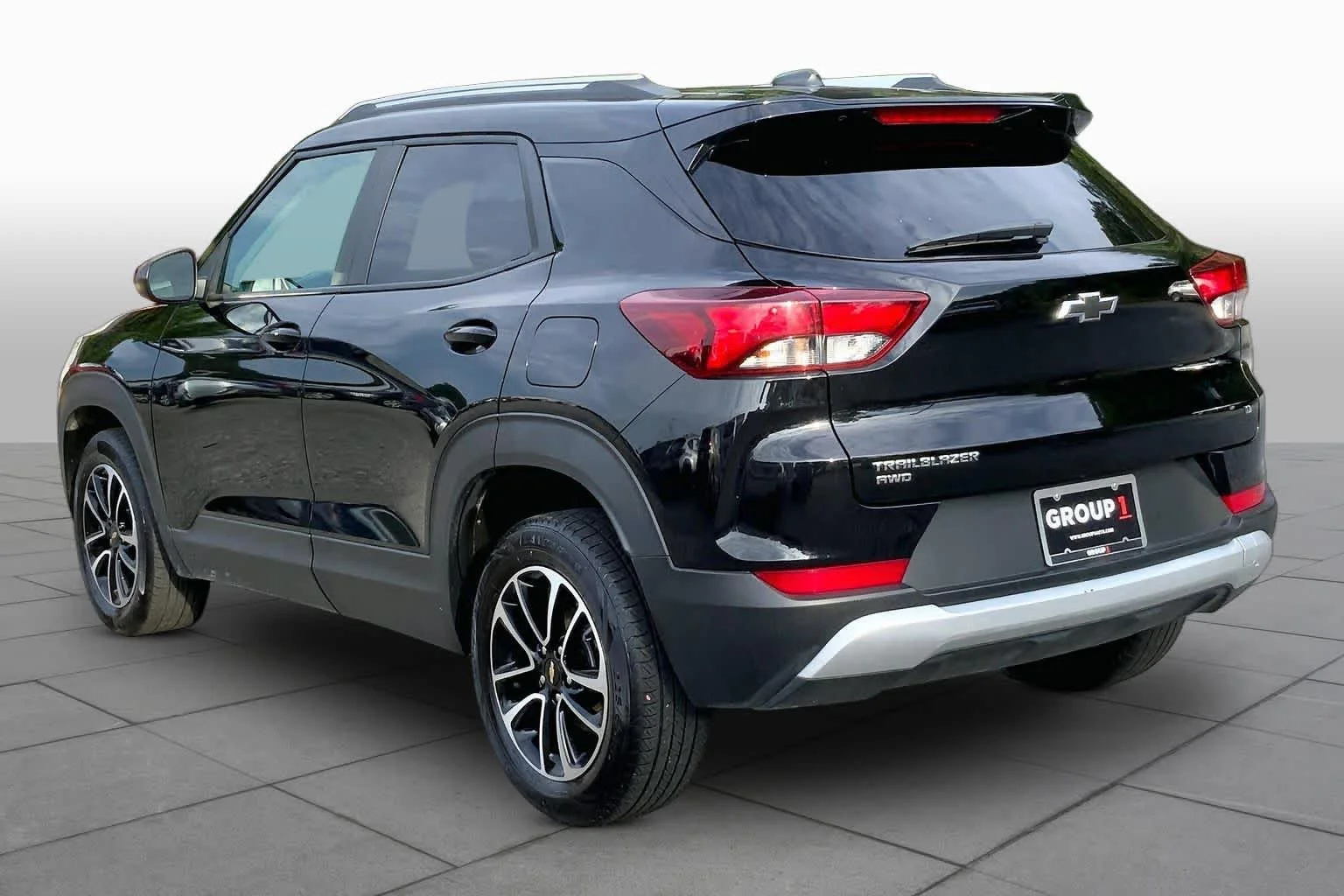 Used 2025 Mosaic Black Metallic Chevrolet LT image 12