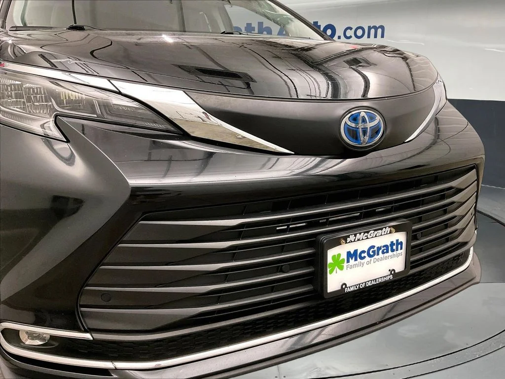 Used 2024 Black Toyota XLE image 33