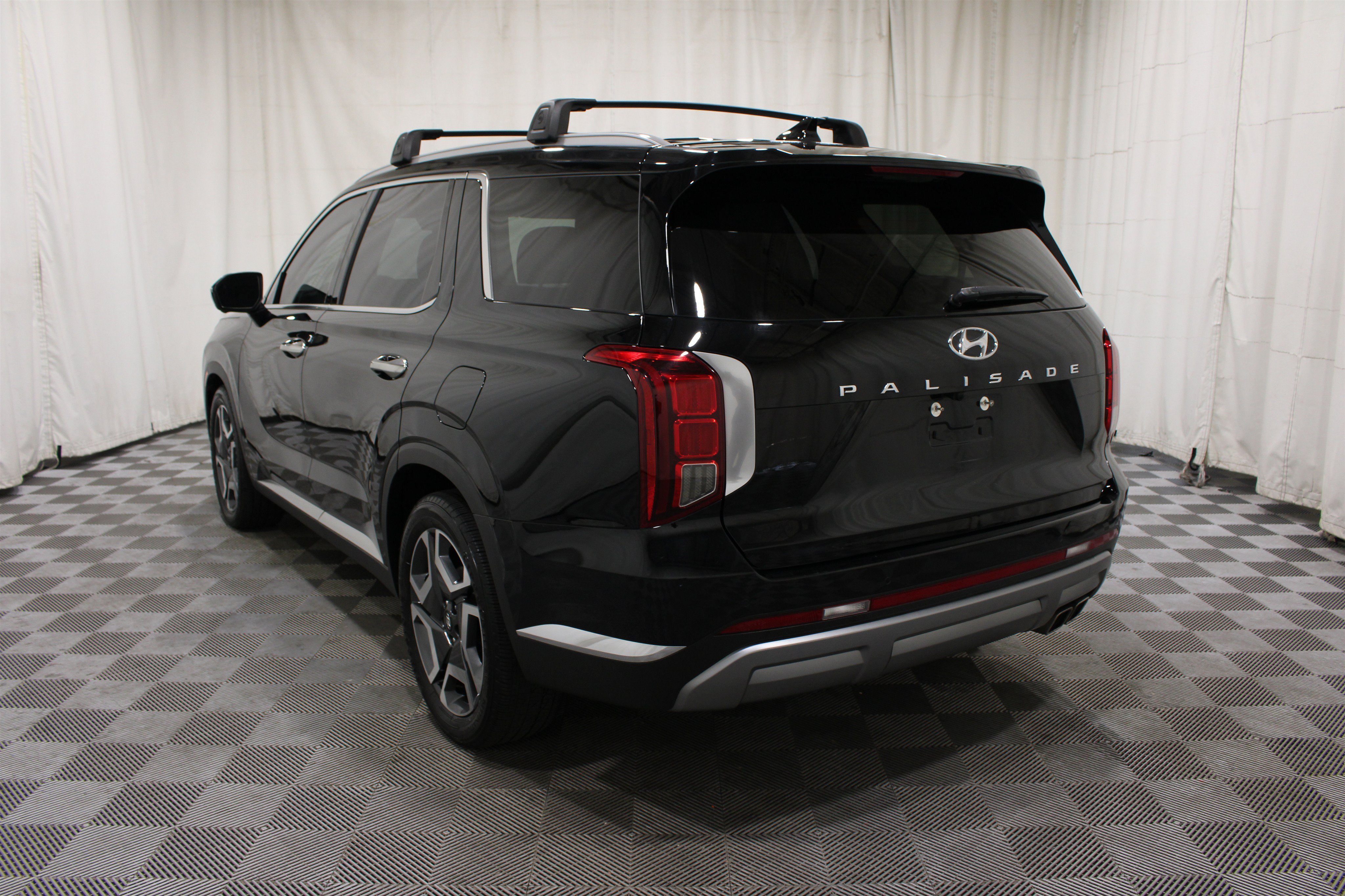 Used 2023 Abyss Black Pearl Hyundai Limited image 37