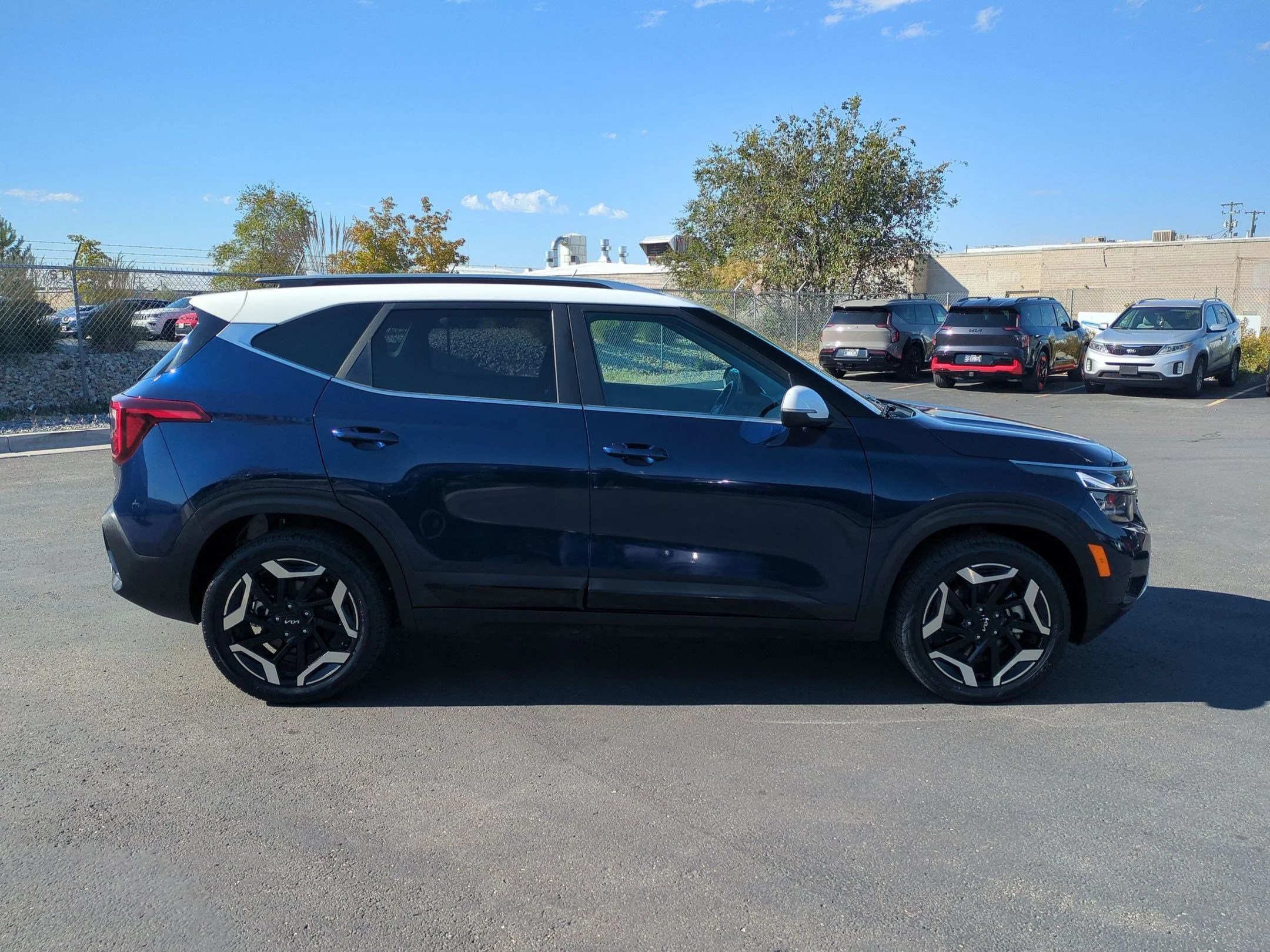 Used 2024 Dark Ocean Blue/White Roof Kia SX image 6
