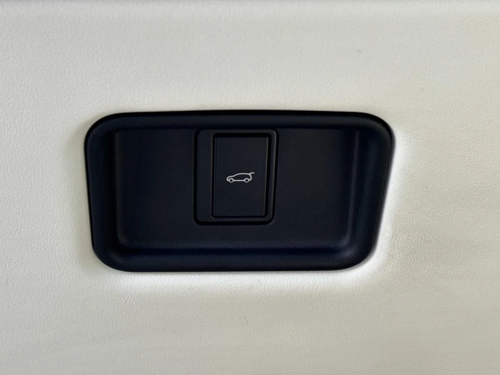 Certified Used 2023 Gold Land Rover SE image 21
