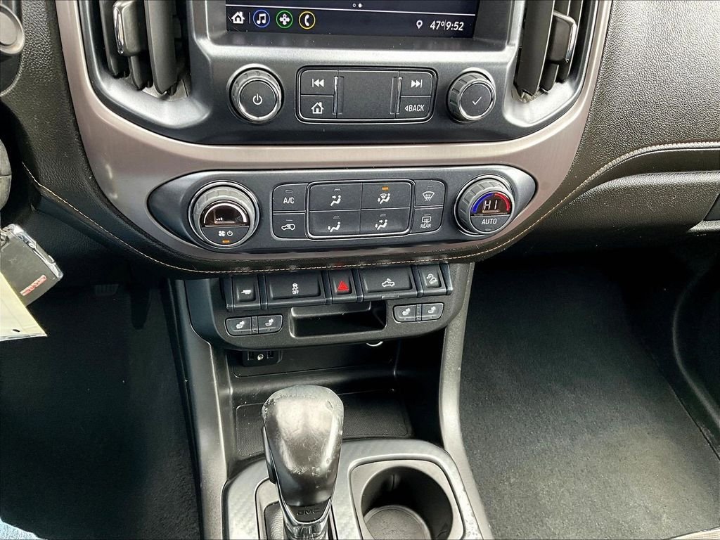 Used 2022 Black GMC AT4 w/Cloth image 27