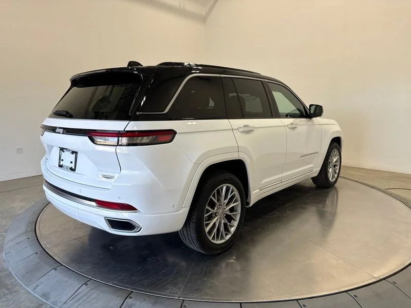 Used 2025 White Jeep Summit image 7