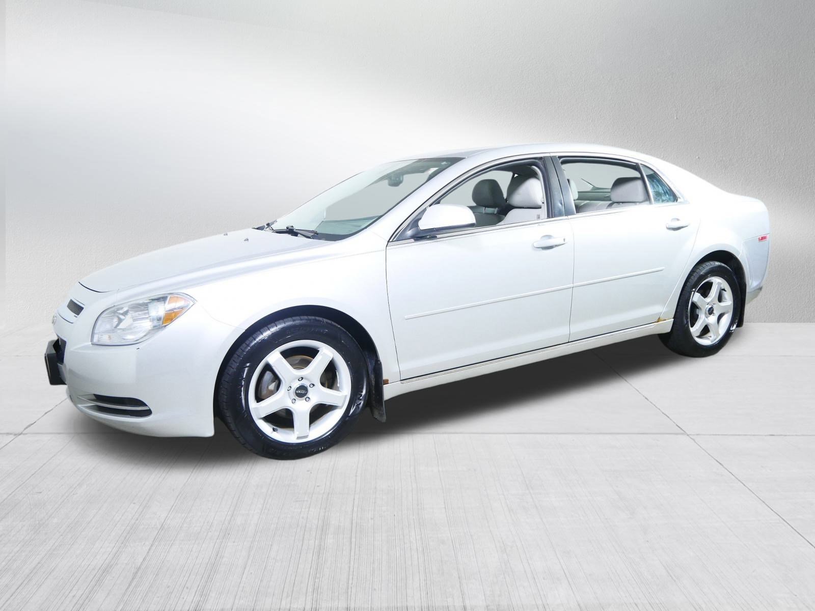 2011 Chevrolet Malibu 2LT photo 3
