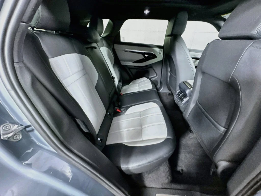 Used 2023 Gray Land Rover R-Dynamic SE image 36