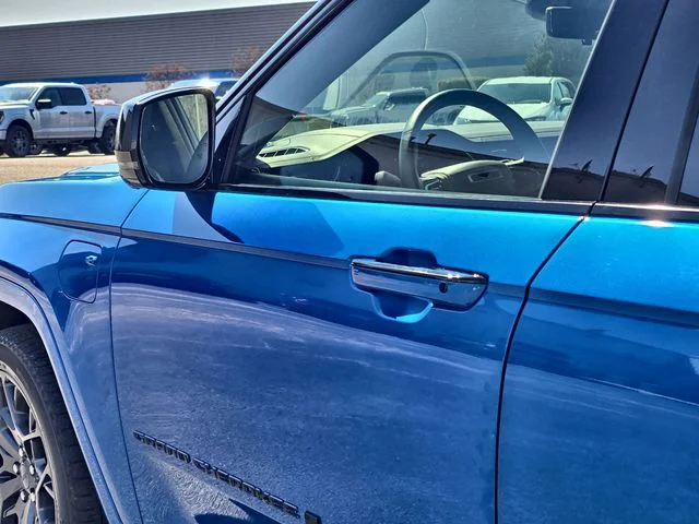 Used 2023 Blue Jeep Summit Reserve 4xe image 11