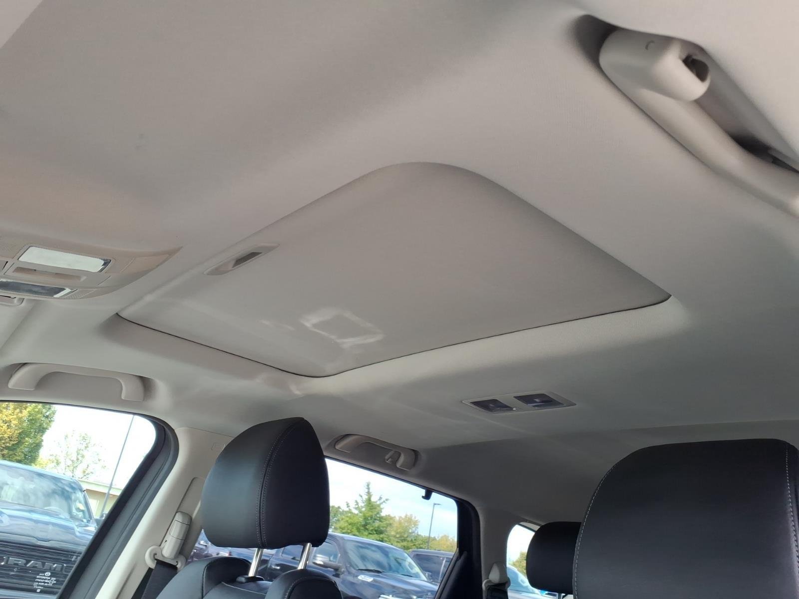 Used 2019 Snowflake White Pearl Mica Mazda Touring image 11