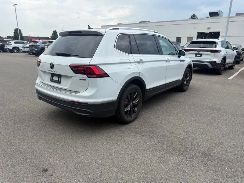 Used 2024  Volkswagen 2.0T SE image 7