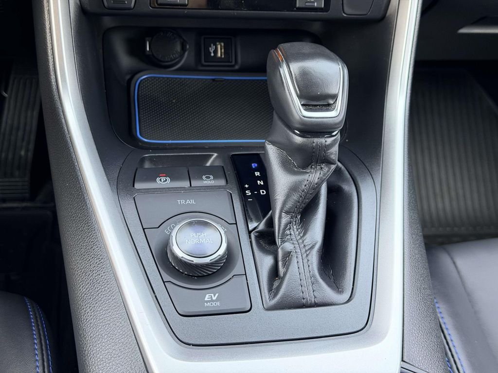 Used 2024  Toyota XSE image 21