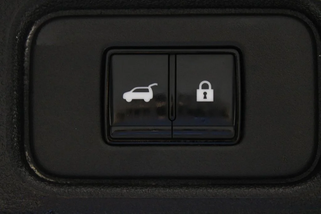 2025 Nissan Pathfinder SV - Photo 17