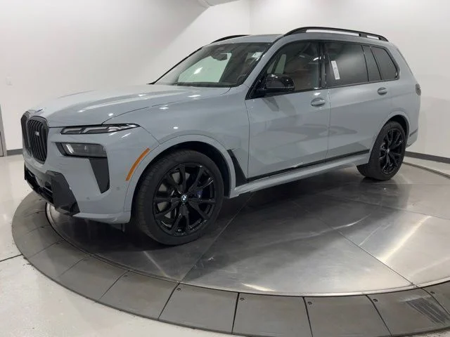 2025 BMW X7 M60i's photo