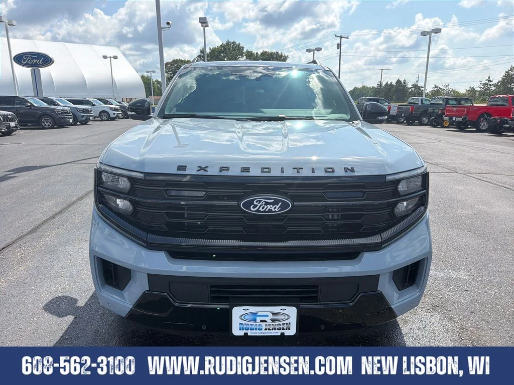 New 2027 Gray Ford Platinum image 8
