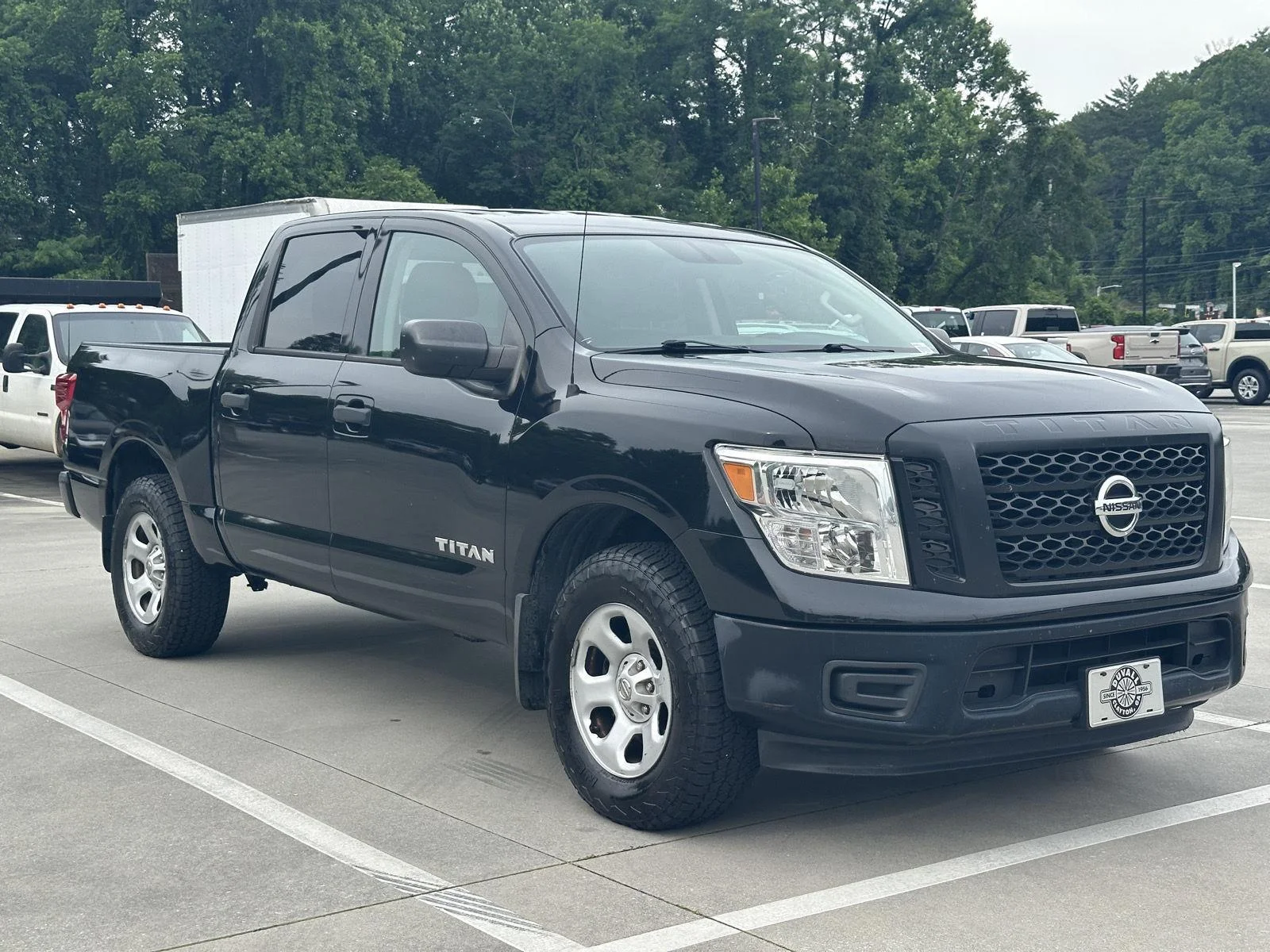 2018 Nissan Titan S 4X4 Crew Cab's photo