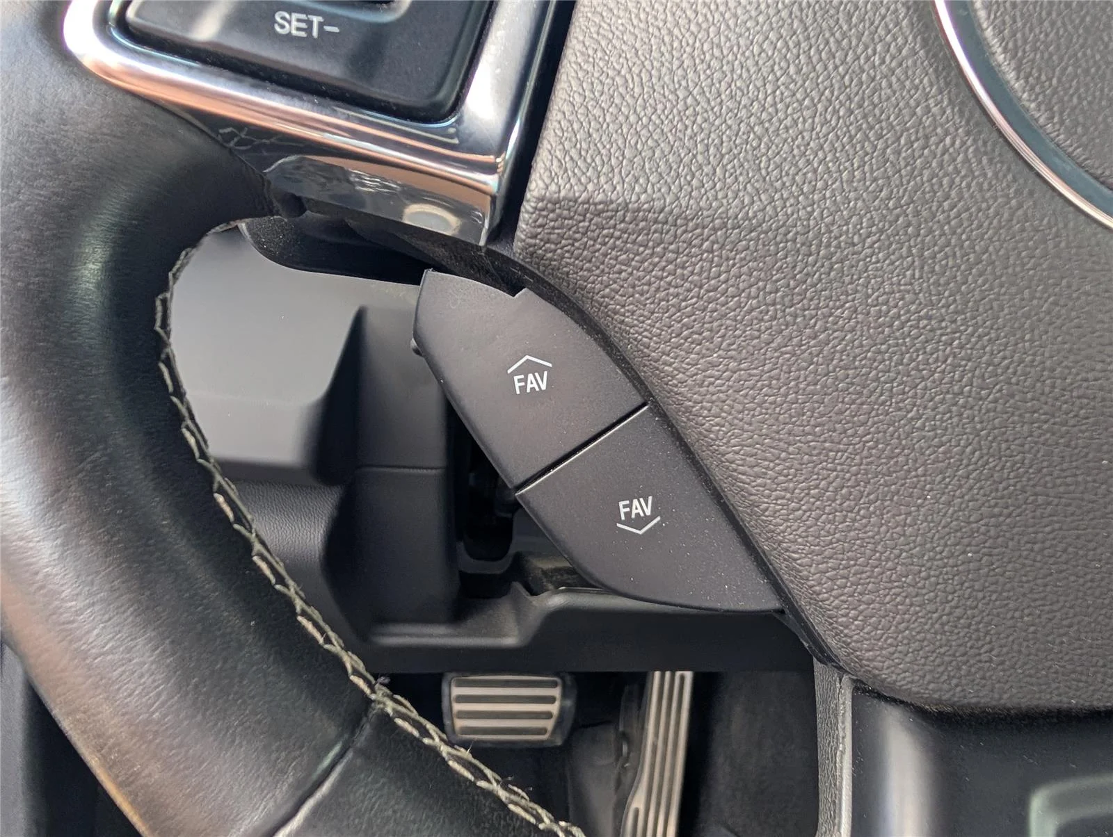 Used 2023 Sharkskin Metallic Chevrolet LT1 image 30