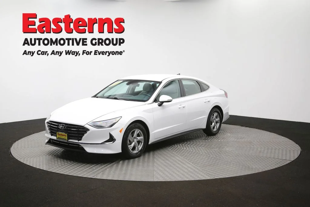 Used 2023 White Hyundai SE image 55