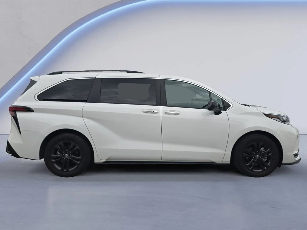 Used 2024 Ice Cap Toyota XSE image 8