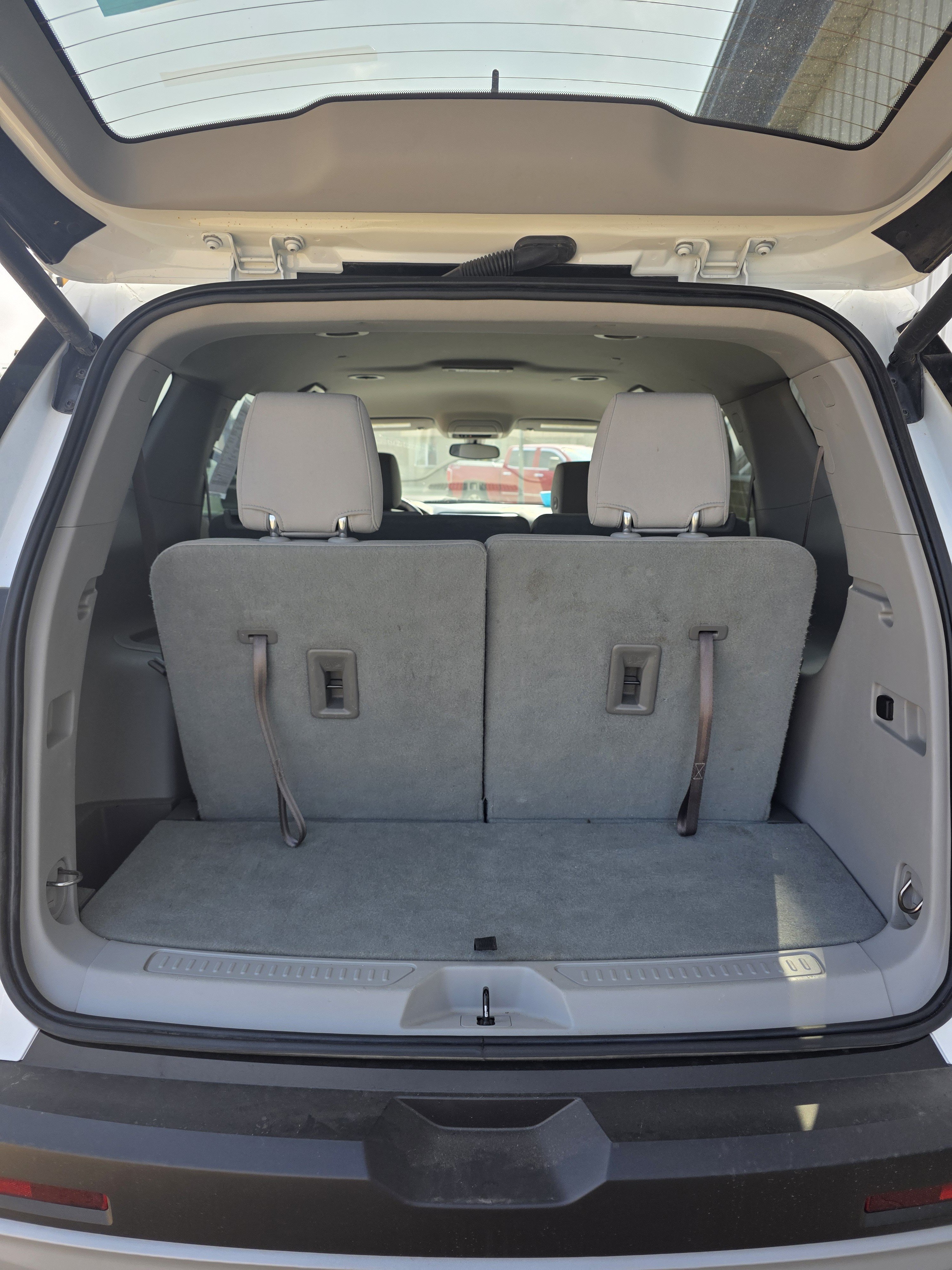 Used 2019 Summit White GMC SLE image 9