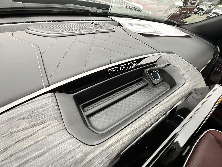 New 2026 Diamond Black Crystal Pearl-Coat Exterior Paint RAM Limited image 20