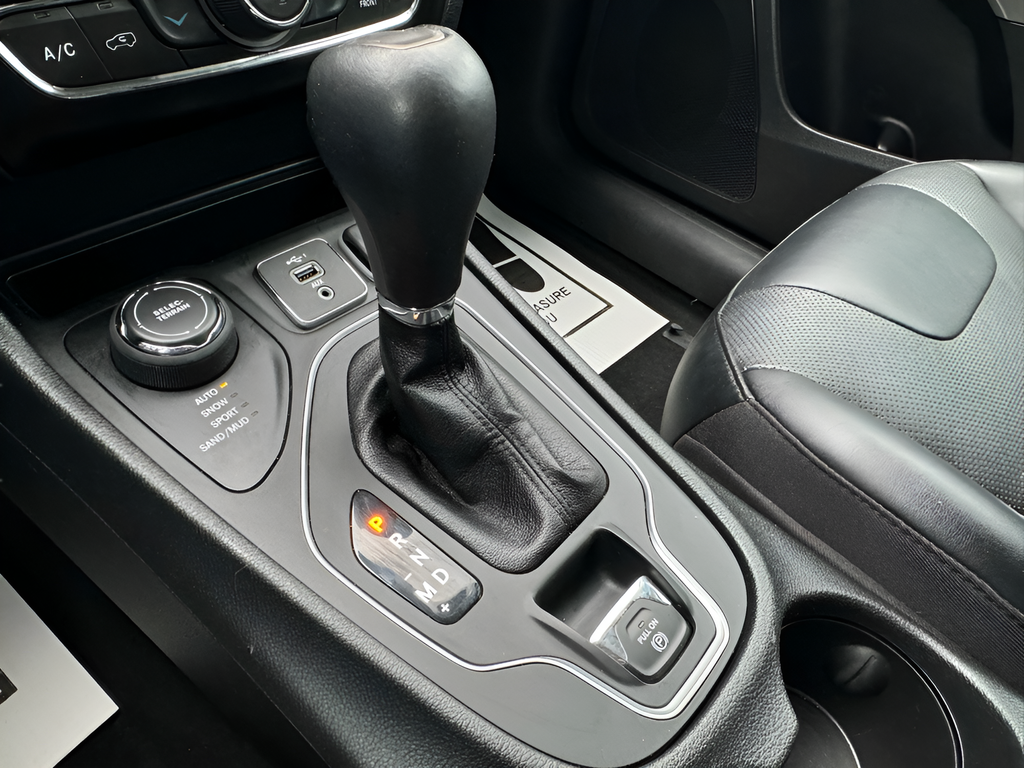 Used 2022 Blue Jeep Latitude Lux image 13