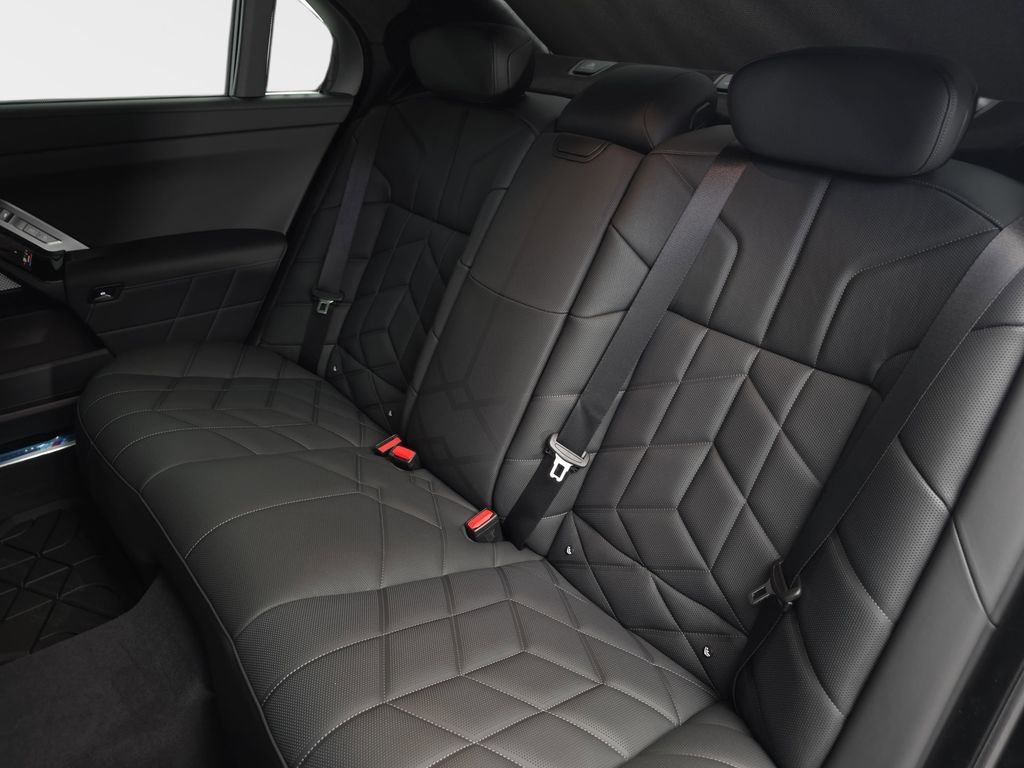 New 2026 Black Sapphire Metallic BMW 750e xDrive image 14