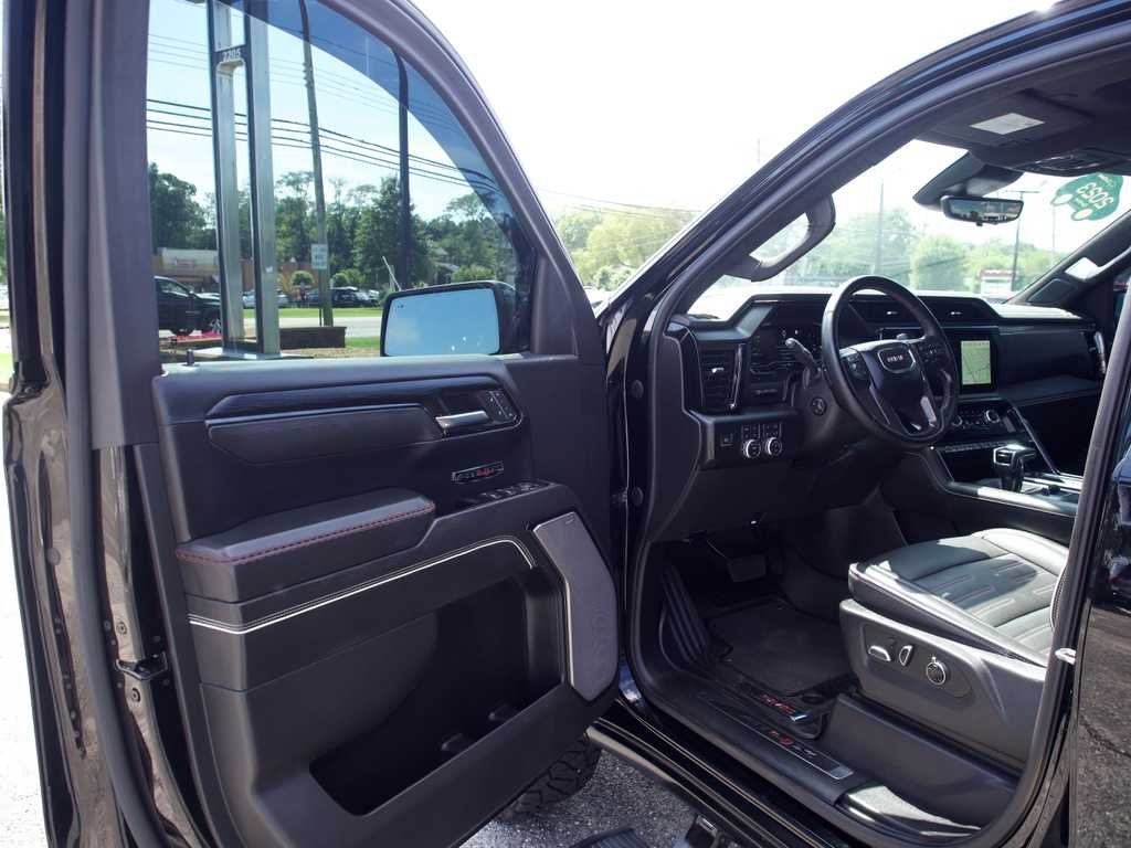 Used 2023 ONYX BLACK GMC AT4X image 10