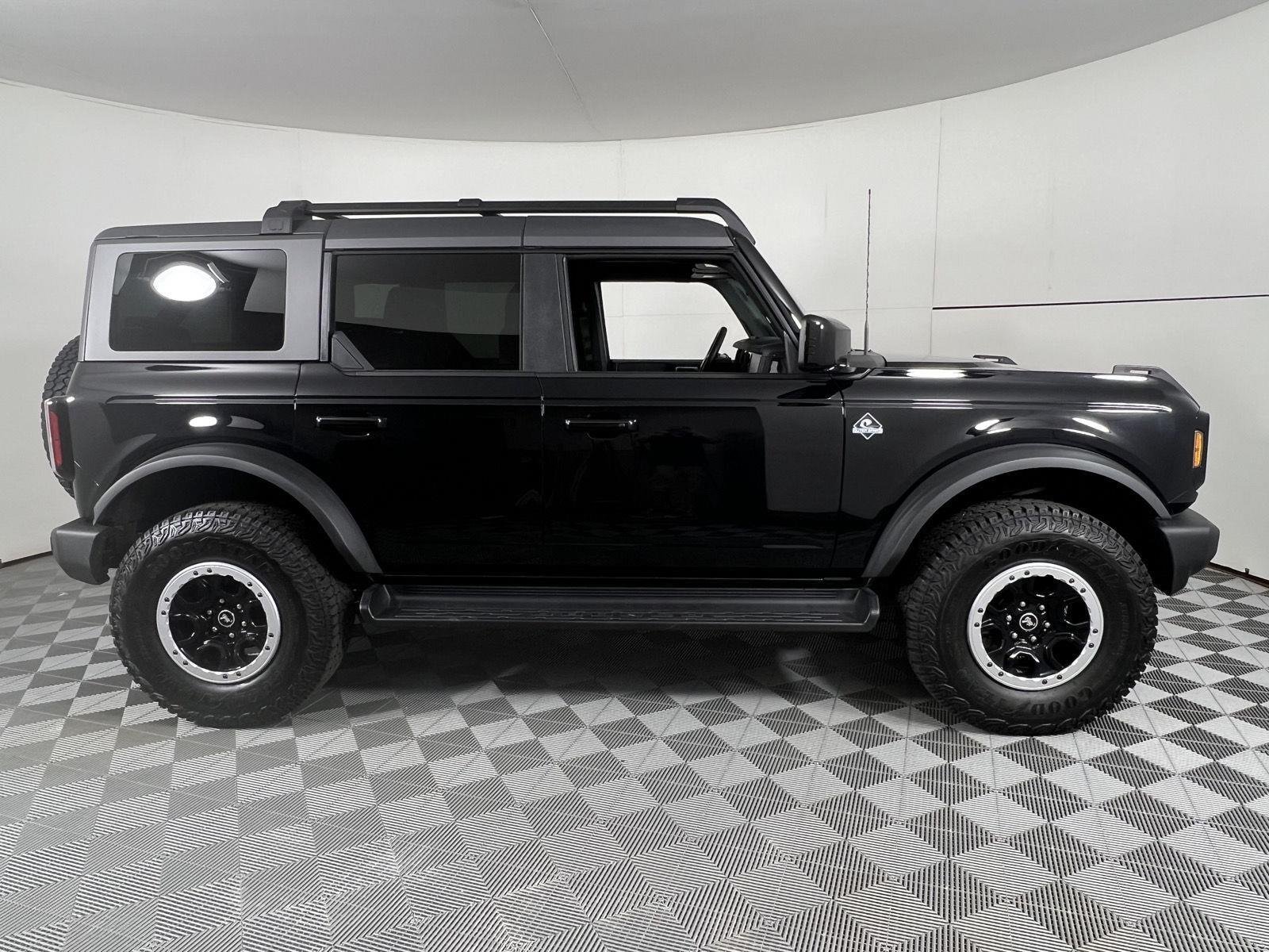 Used 2025 Shadow Black Ford Outer Banks image 11