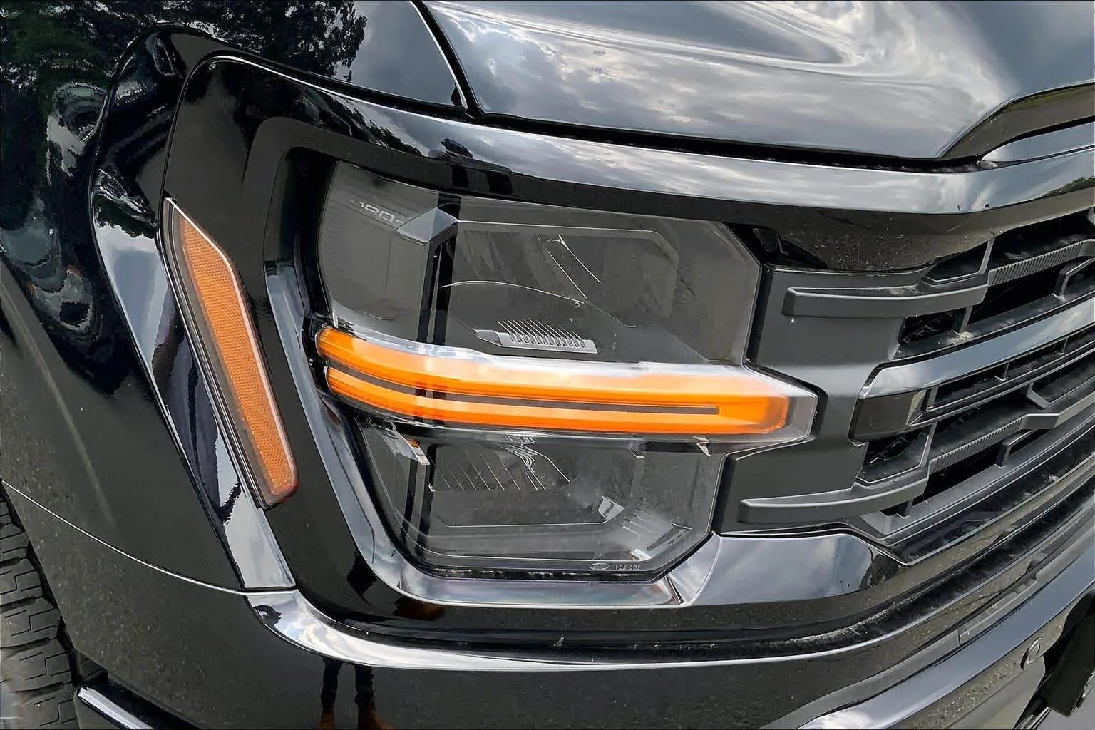 New 2026 Agate Black Metallic Ford XLT image 16