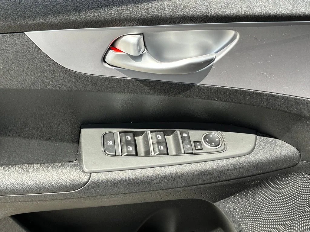 Used 2022 Aurora Black Kia LXS image 21