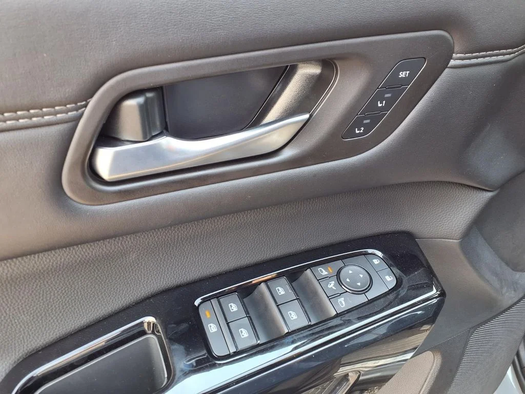 New 2026 Boulder Gray Pearl Nissan Platinum image 19