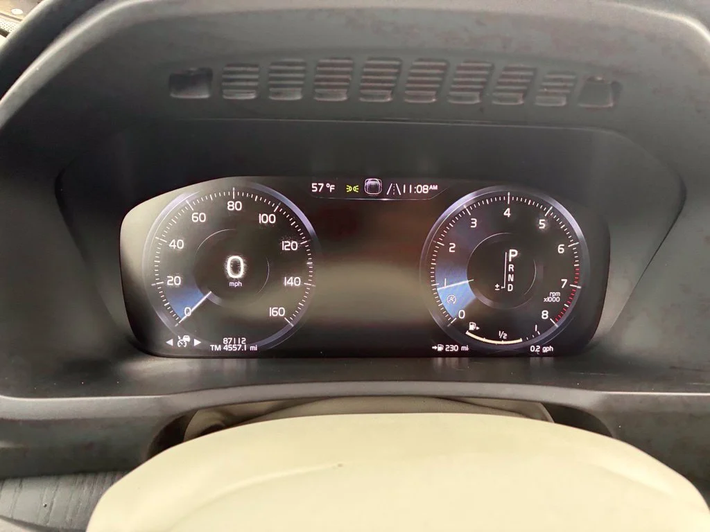 Used 2020 White Volvo T5 Momentum image 14