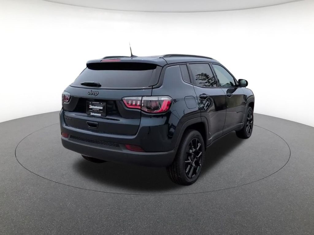 New 2026 Fathom Blue Pearl Coat Jeep Latitude image 4