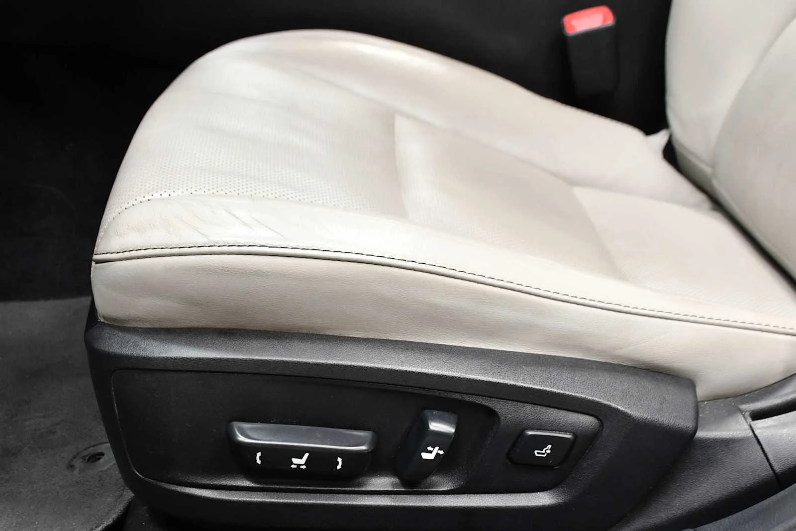 Used 2014 Cerulean Blue Metallic Lexus Hybrid image 16