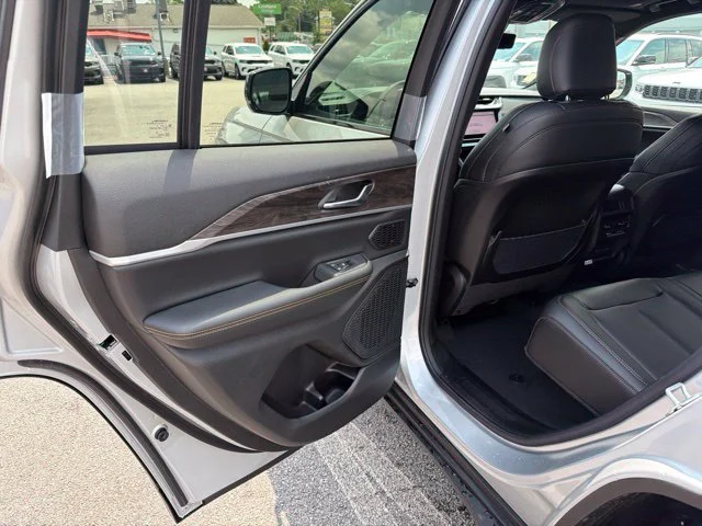 New 2026 Silver Jeep  image 10