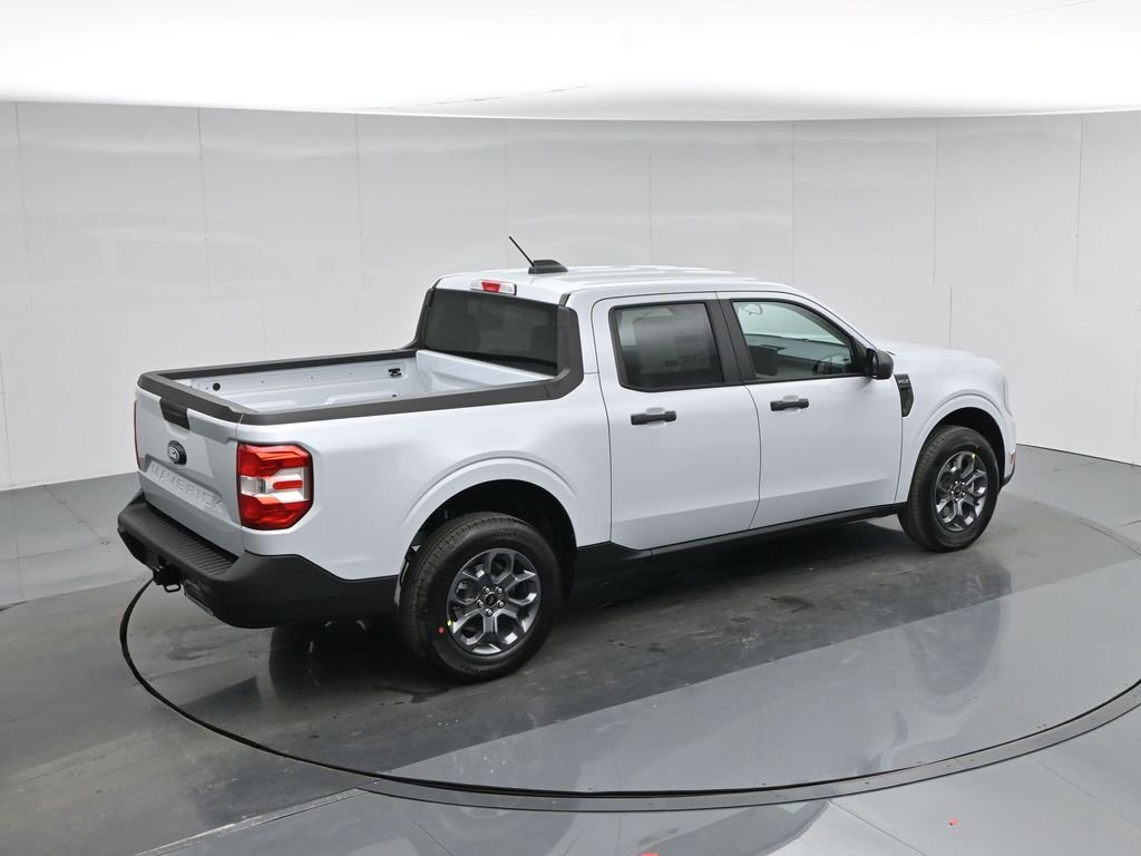 New 2026 Space White Metallic Ford XLT image 38
