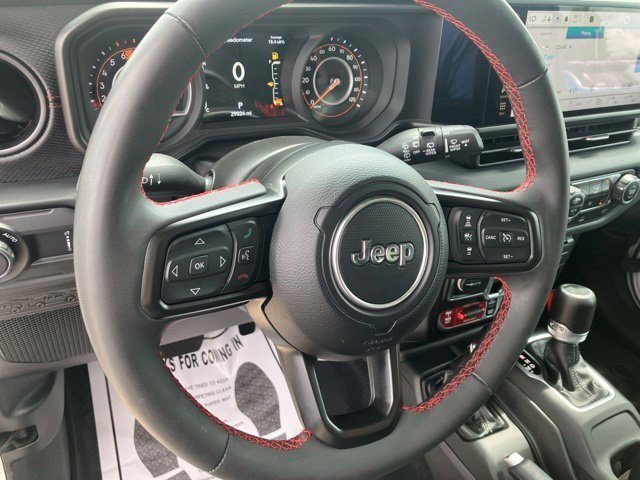 Used 2024 Bright White Clearcoat Jeep Rubicon image 17