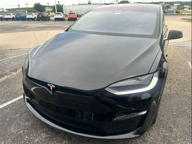 2023 Tesla Model X Long Range's photo