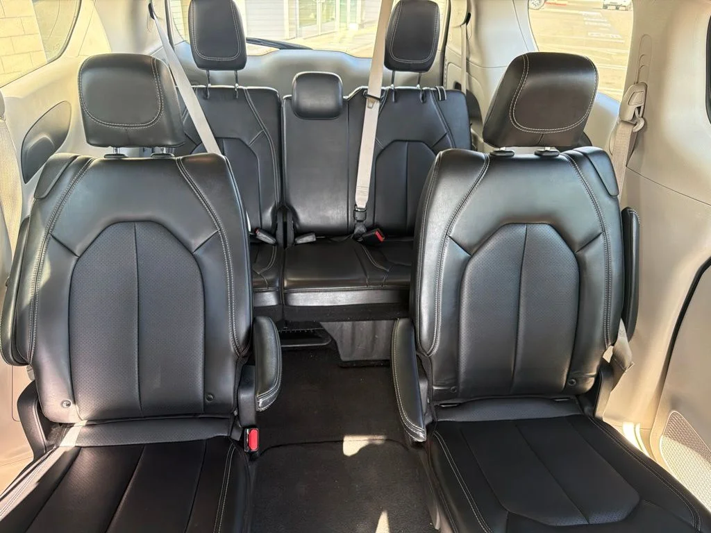 Used 2024 Silver Chrysler Touring L image 13