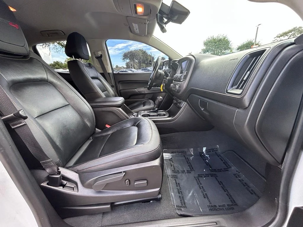 Used 2021 Summit White GMC AT4 w/Leather image 26