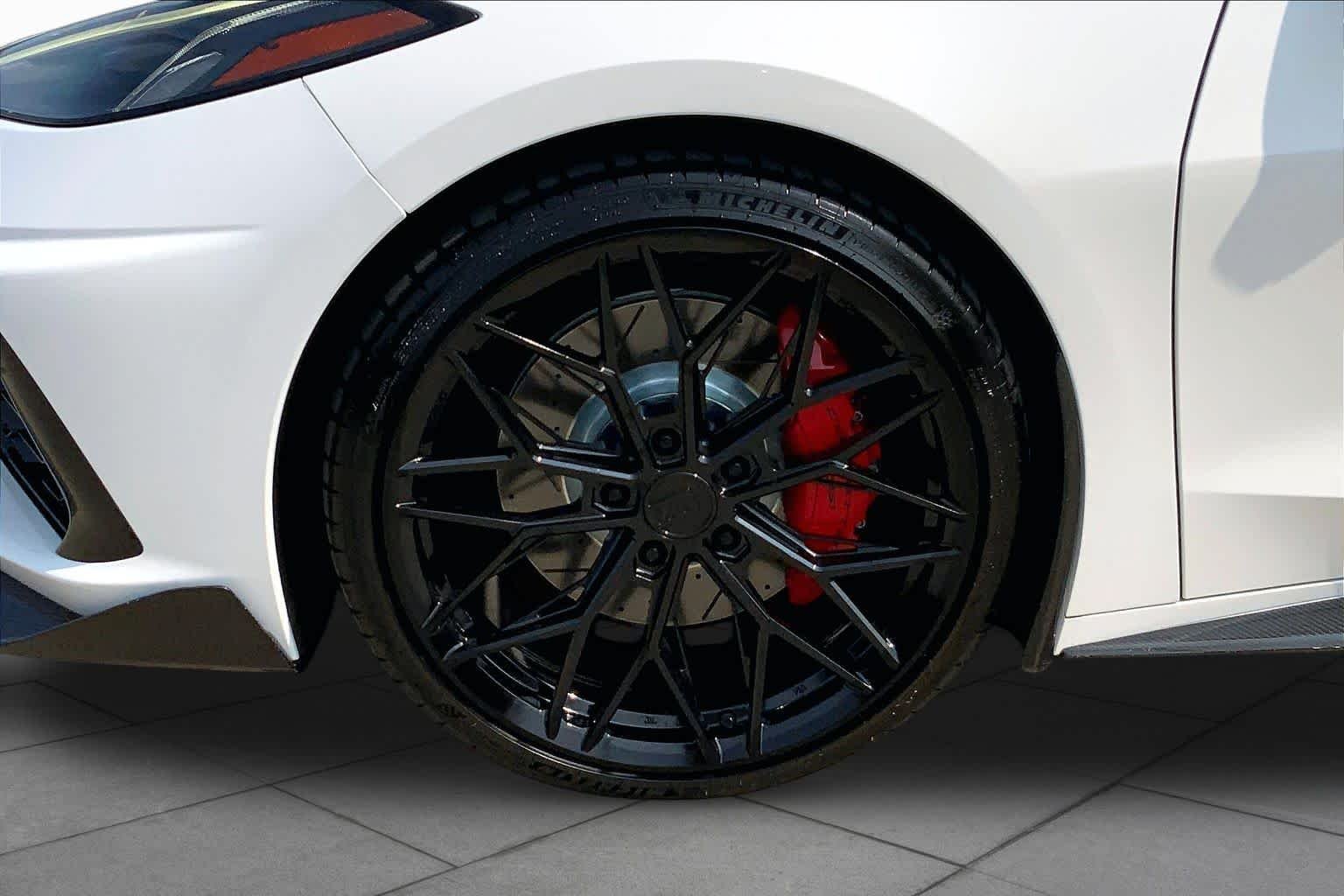 Used 2022 Arctic White Chevrolet 2LT image 11