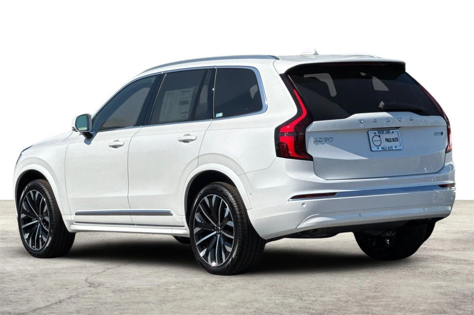 2026 Volvo XC90 Plus - Photo 6