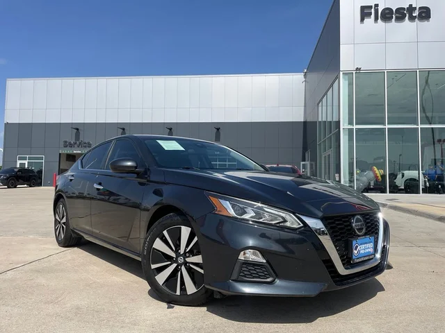 2022 Nissan Altima 2.5 SV