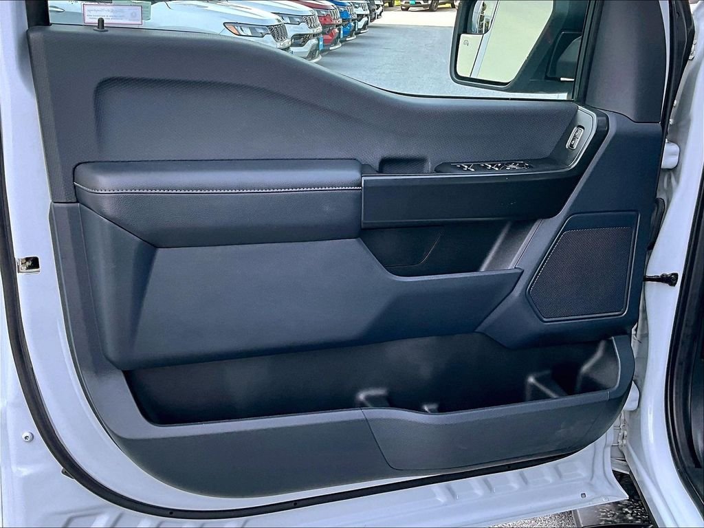 Used 2022 White Metallic Ford XL image 9