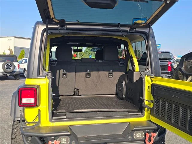 Used 2023  Jeep Rubicon image 31