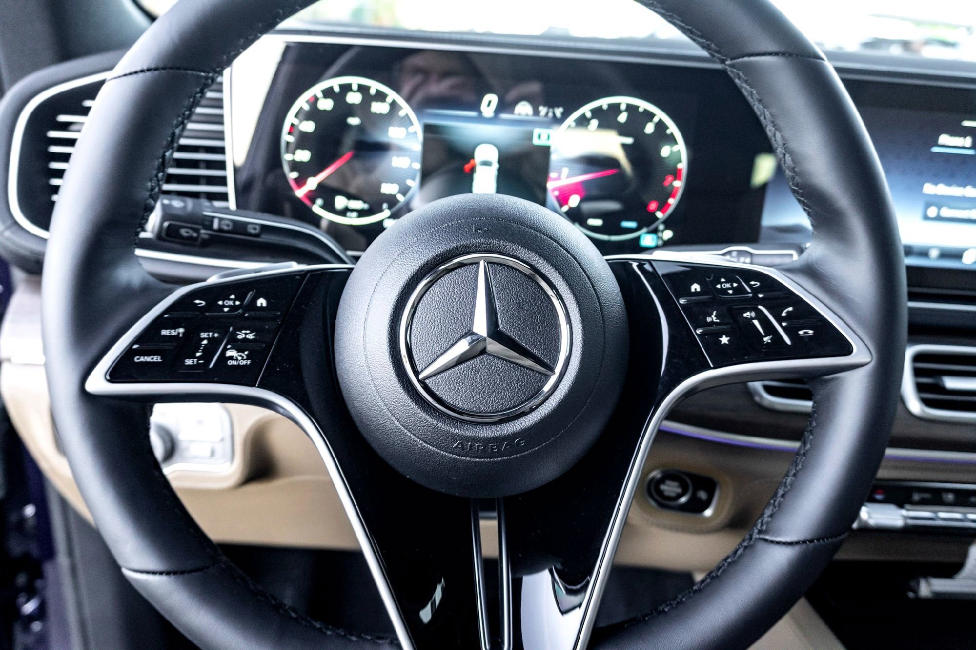 New 2026 MANUFAKTUR Mystic Blue Metallic Mercedes-Benz GLE 580 image 33