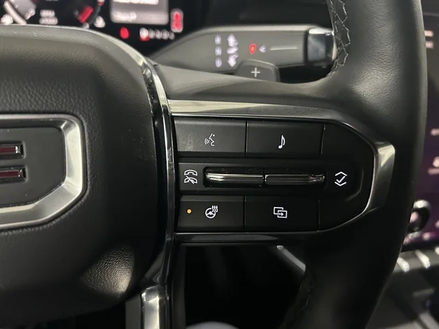 Used 2025 GRAY GMC FWD Elevation image 29