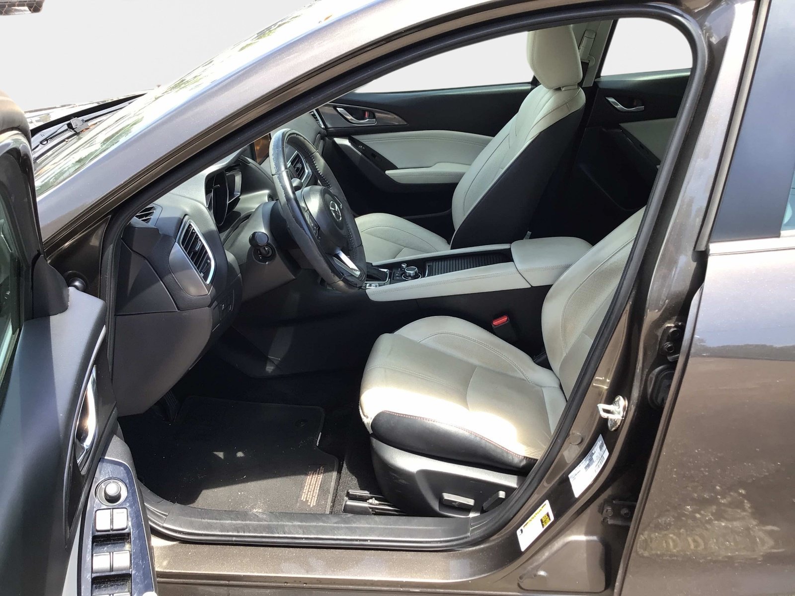 Used 2018 Titanium Flash Mica Mazda Grand Touring image 9