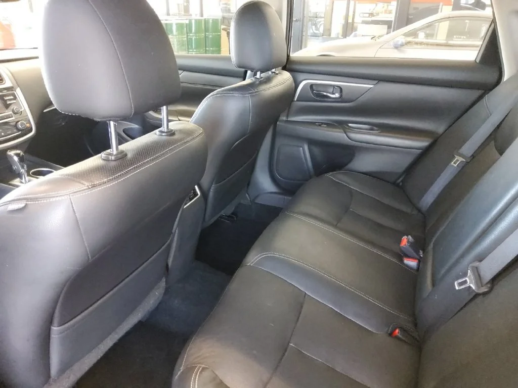 Used 2018 Blue Nissan 2.5 SL image 19
