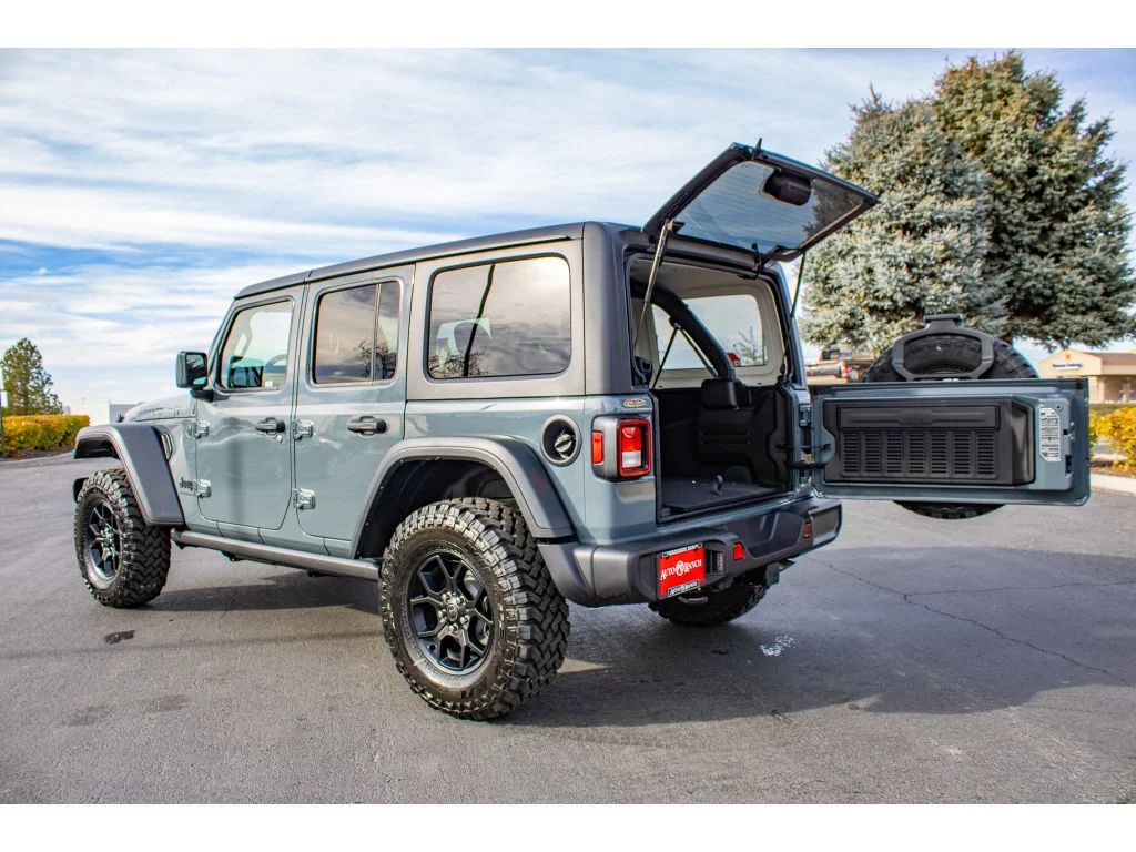 2026 Jeep Wrangler 4-Door Willys - Photo 11